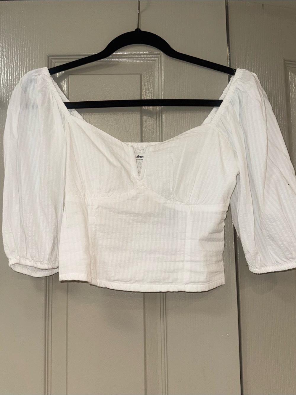 NWT Abercrombie & Fitch White Puff-Sleeve Crop Top - Picture 2 of 4